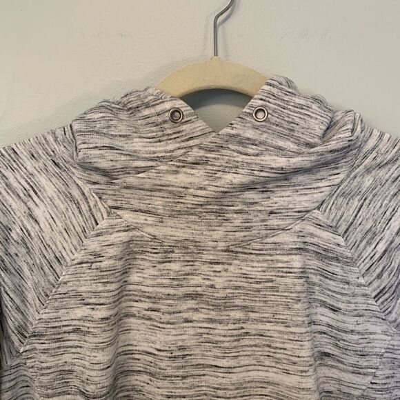 Women's Avalanche Sweatshirt - Picture 5 of 7